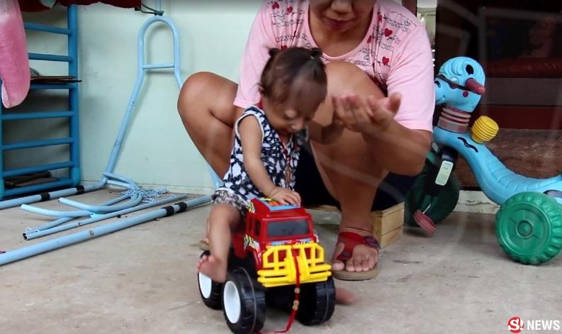 เด็กตัวจิ๋ว