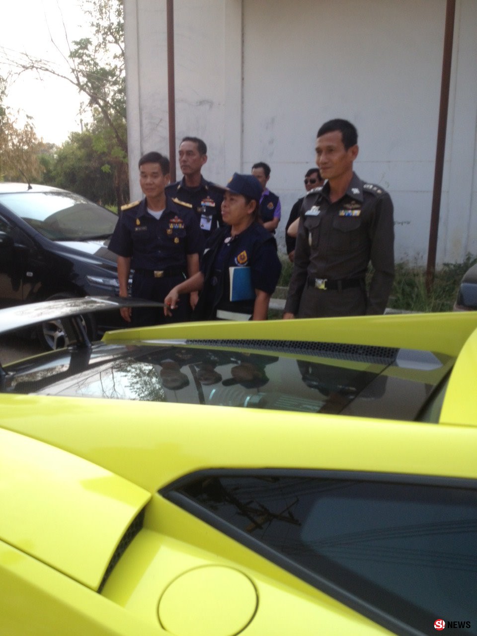 ตรวจรถหรูนักร้องดัง วงบางแก้ว 