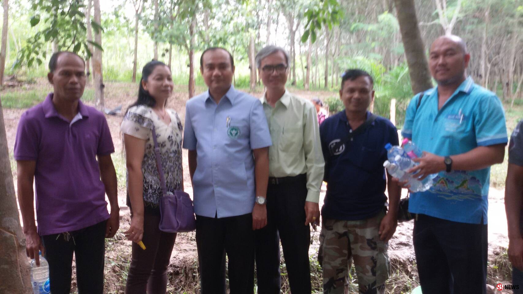 ชาวบ้านแห่ขอหวยบัวใส่กระดูกทวดชู เพื่อนสนิทพ่อท่านคล้ายวาจาสิทธิ์