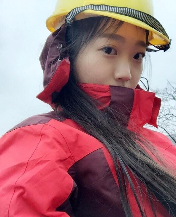 จิตรกรสาวจีน