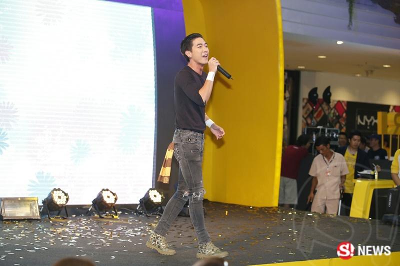 โตโน่ ภาคิน