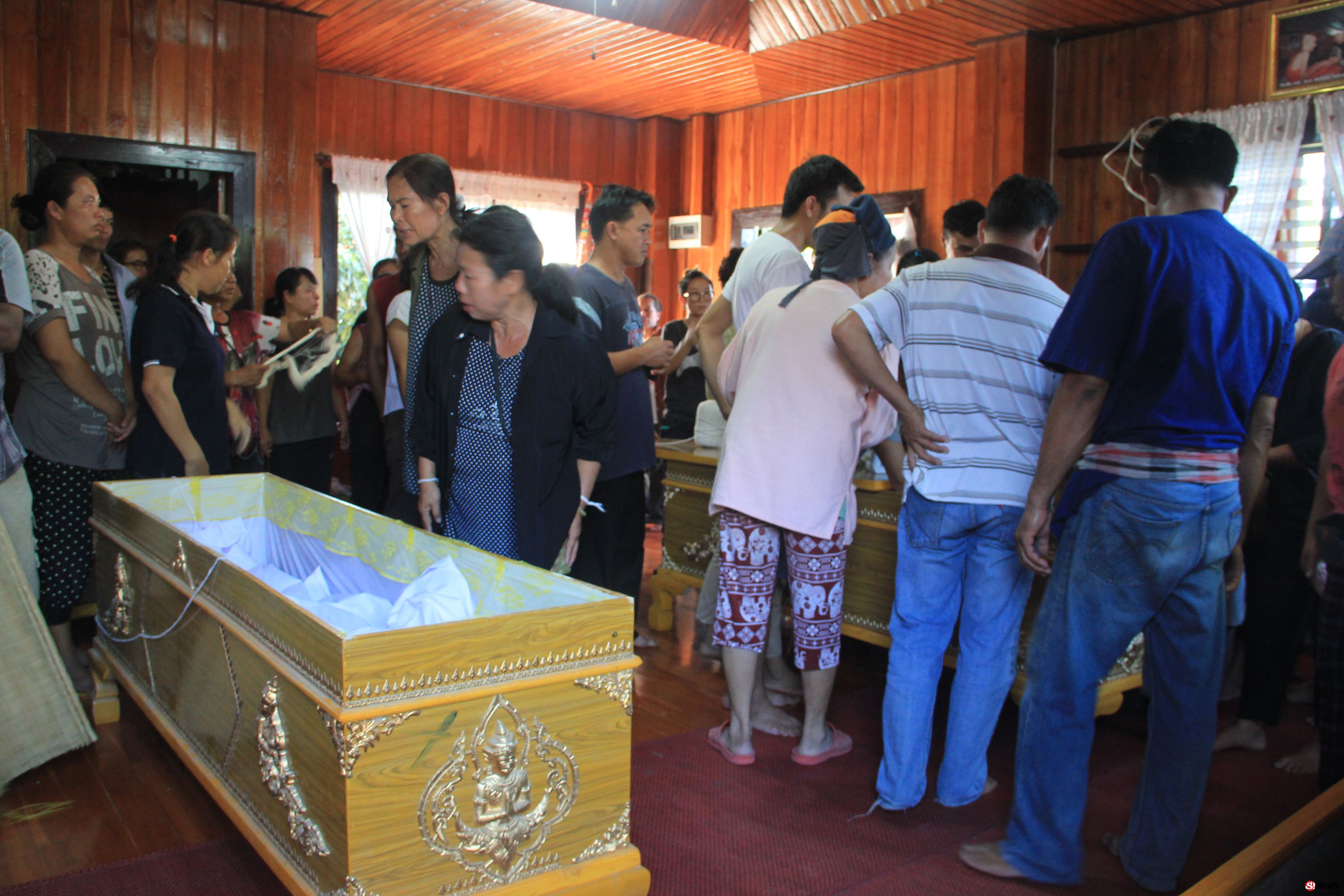 ลำปาง - ร่ำไห้ทั้งหมู่บ้านญาติรับศพชาวบ้านขายสมุนไพรเกิดอุบัติเหตุเสียชีวิตยกลำรถ