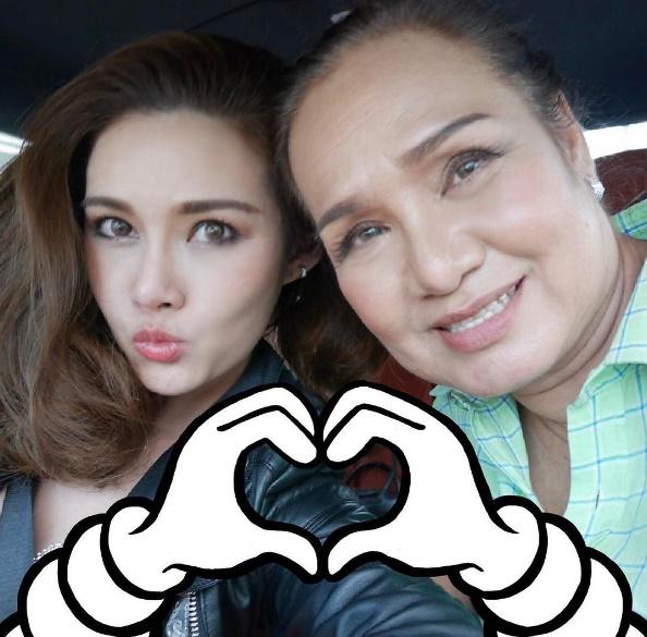 หญิง รฐา