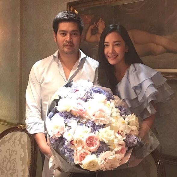 นุ่น ต๊อต