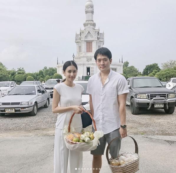 เนย โชติกา