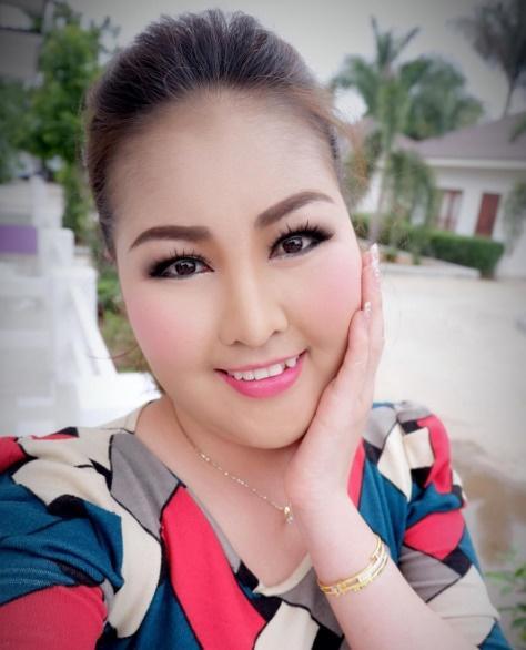 หญิงลี ศรีจุมพล