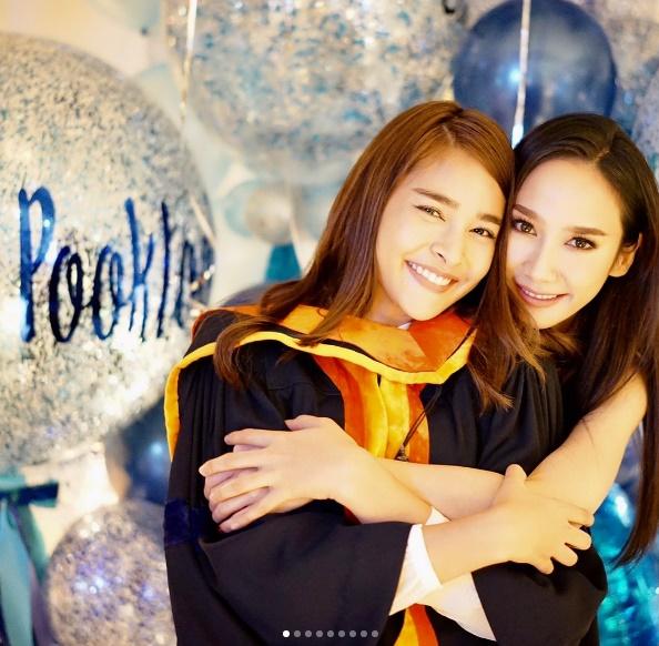 ปุ๊กลุก รับปริญญา