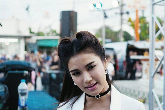 ชมพู่ ก่อนบ่าย