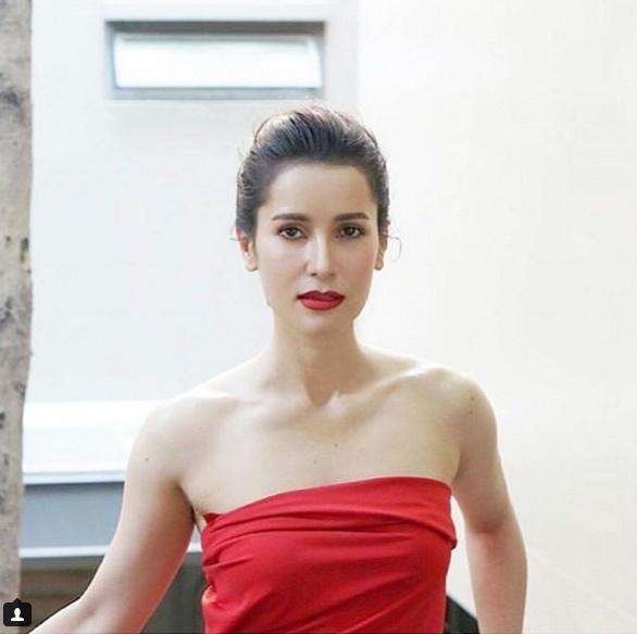 แอน ทองประสม