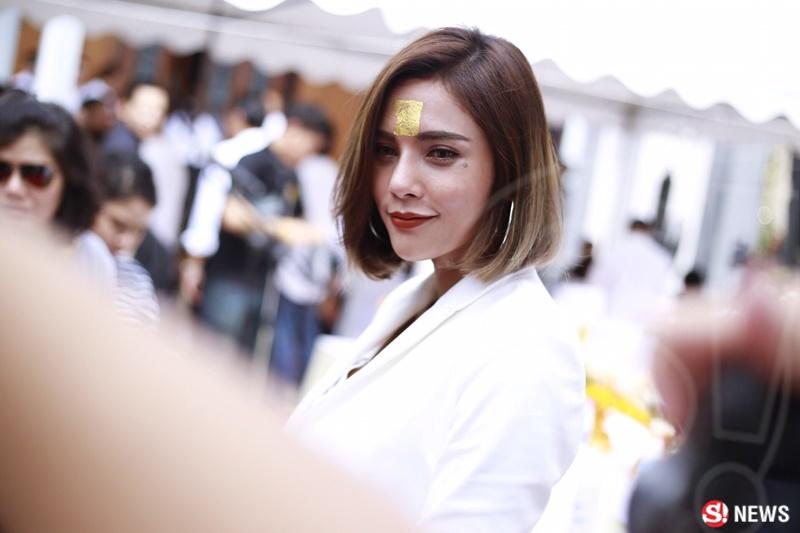 อุ้ม ลักขณา