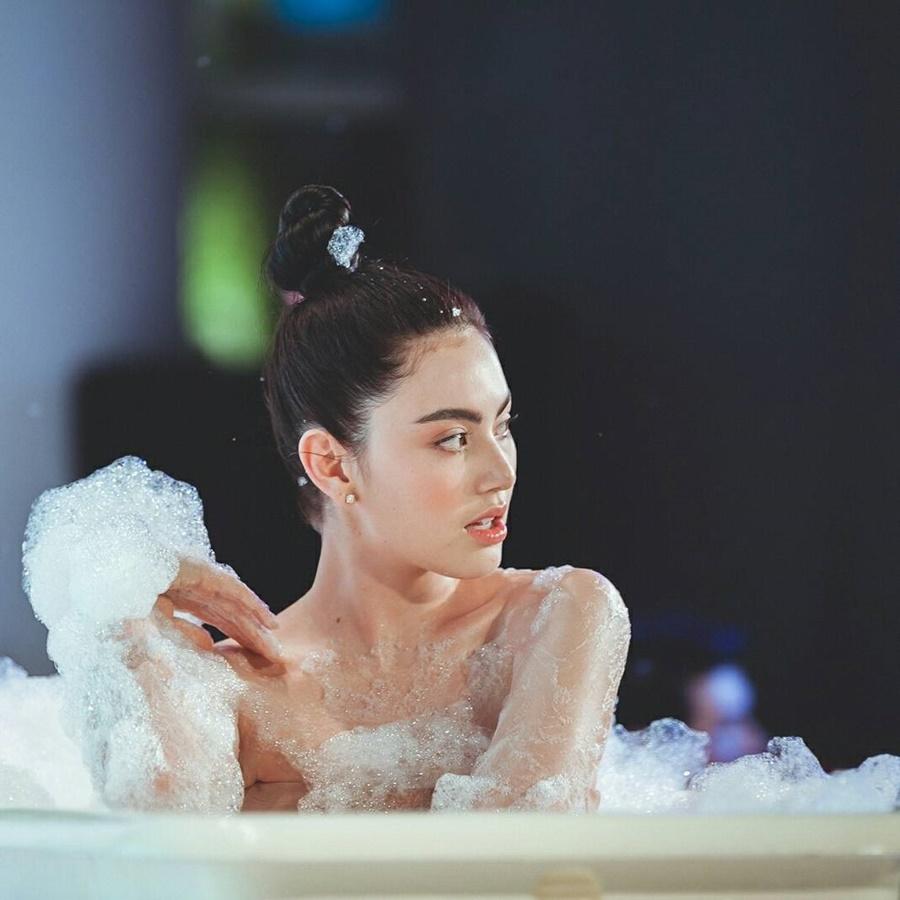 ใหม่ ดาวิกา