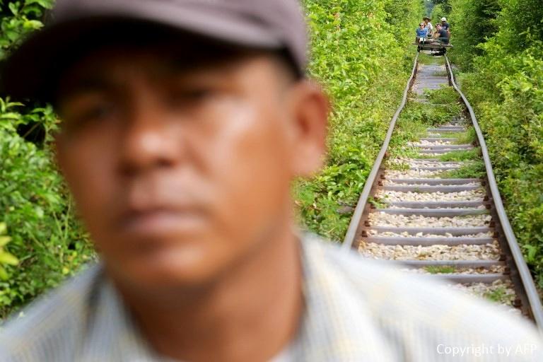 รถไฟไม้ไผ่