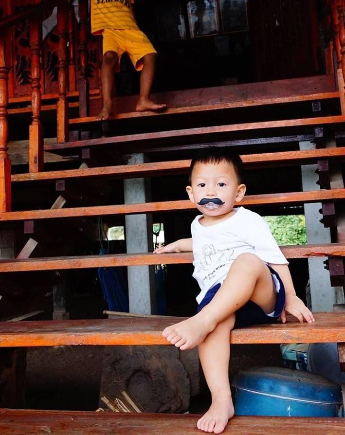 พลอย พลอยพรรณ