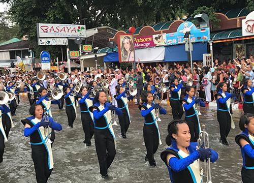 พาเหรดทหารบก