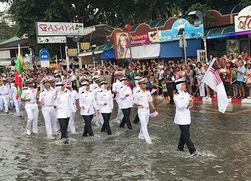 พาเหรดทหารบก