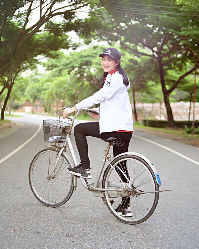 เบสท์ รักษ์วนีย์ ลูกสาว สมรักษ์ คำสิงห์