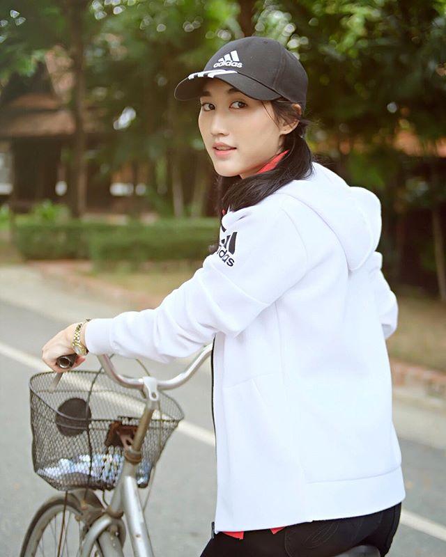 เบสท์ รักษ์วนีย์ ลูกสาว สมรักษ์ คำสิงห์