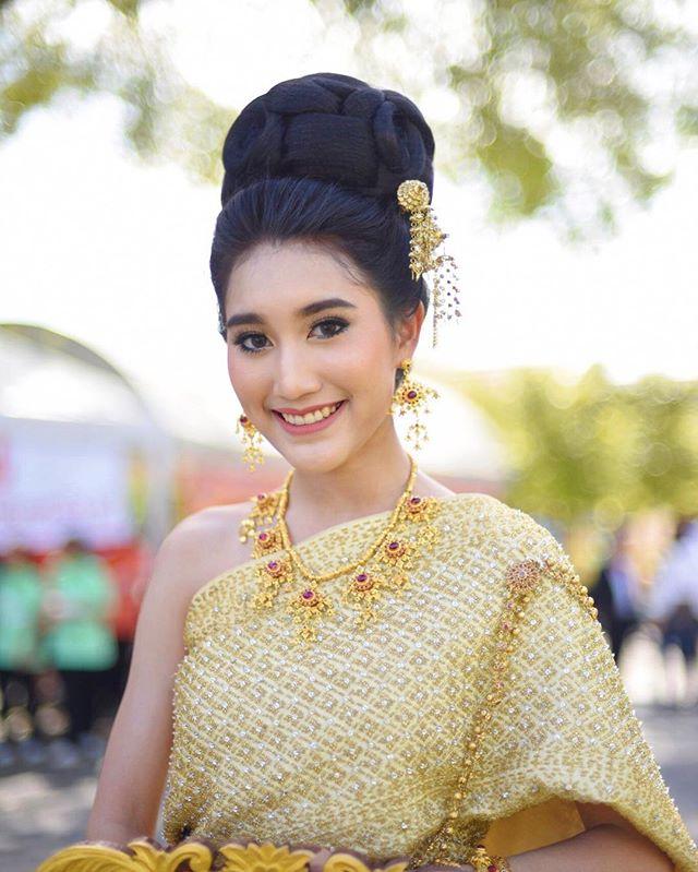 เบสท์ รักษ์วนีย์ ลูกสาว สมรักษ์ คำสิงห์