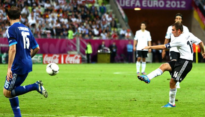 อินทรีตีปีกขยี้กรีซ4-2 ทะลุตัดเชือกยูโร 2012