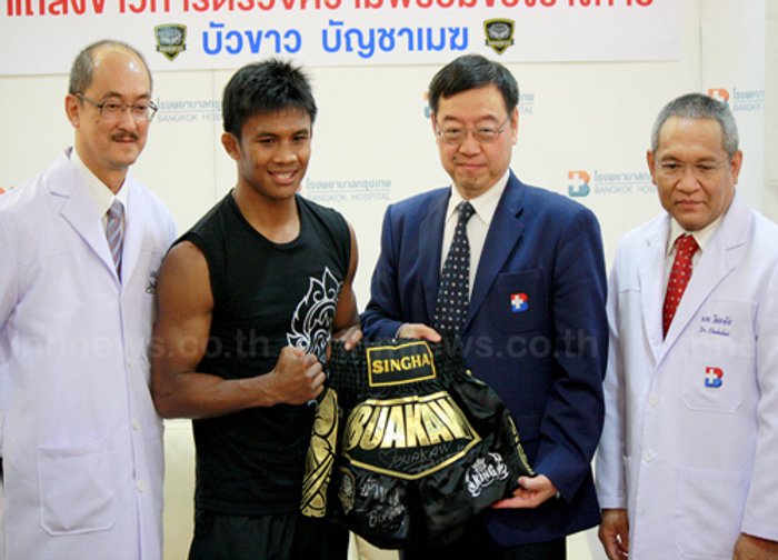 บัวขาวเช็กฟิตเตรียมบินชกโชว์ที่เขมร27มี.ค.