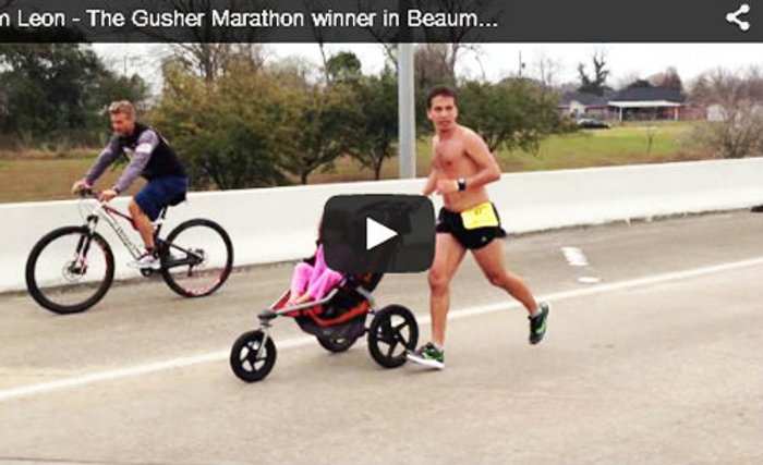 คารวะ! หนุ่มใหญ่ป่วยมะเร็งสมองชนะวิ่งมาราธอน ทั้งที่ผลักรถเข็นลูกสาวตลอดทาง