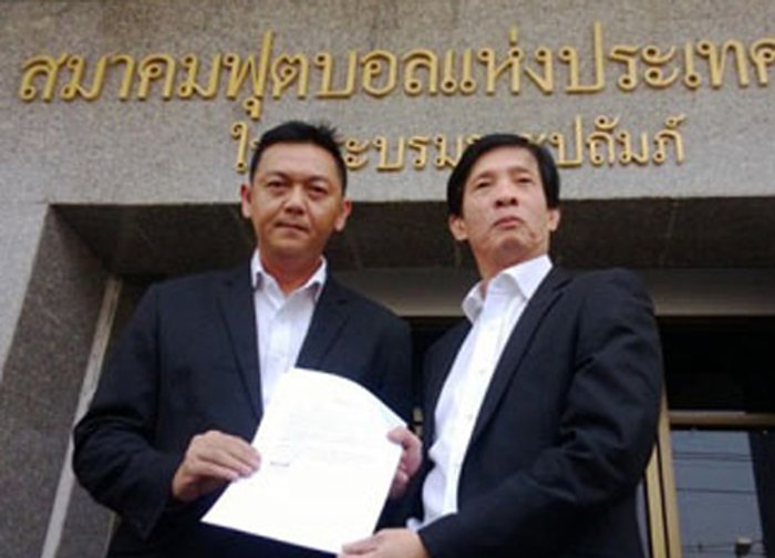 ปธ.เชียร์ไทยยื่นใบสมัครชิงตน.นายกลูกหนัง