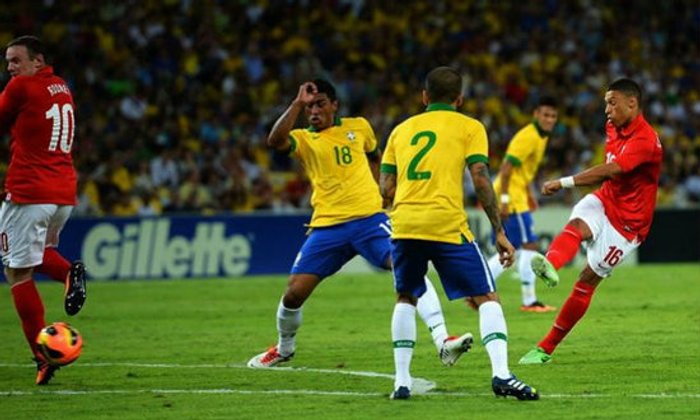 สิงโตสุดเซ็ง! แซมบ้าไล่ตีเจ๊า2-2+คลิป