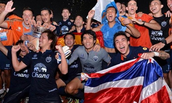 บุรีรัมย์สุดแกร่ง! บุกอัดแข้งเทพ 2-0ซิวแชมป์ไทยลีก