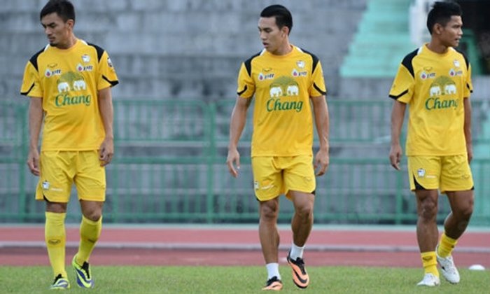 แข้งบีจี,สายฟ้าเข้าแคมป์ทีมชาติคึกคักก่อนดวลอิหร่าน15พ.ย.