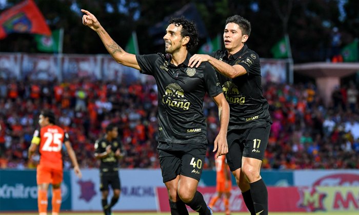 ทวงจ่าฝูงไทยลีก! บุรีรัมย์ บุกเชือด ประจวบฯ 2-1