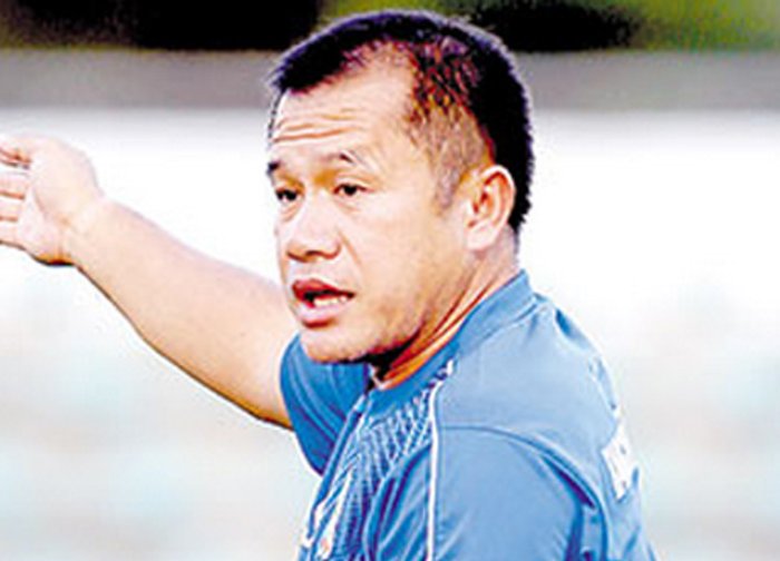 โค้ชเตี้ยสุดตื่นเต้นหวนคืนคุมทัพช้างศึกชุด19ปี