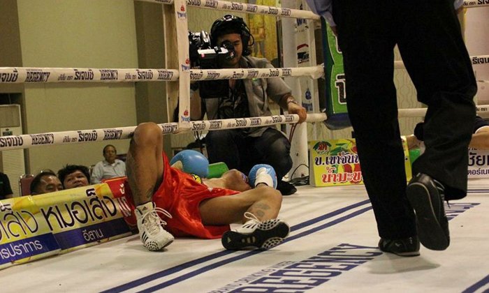 เข็มขัดกระเด็น! "สแตมป์" ร่วงยก 2 เสียแชมป์ WBA, "แชแม้" เปรยเลิกสร้าง