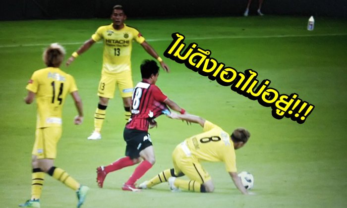 เกือบมีชื่อทำประตู! ย้อนชมการเล่น "ชนาธิป" นัดล่าสุดศึกเจลีก (คลิป)