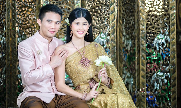 พรีเวดดิ้งเซตใหม่! "แหลม-ศรีสะเกษ" ควงแฟนสาวงามแบบไทย (อัลบั้ม)