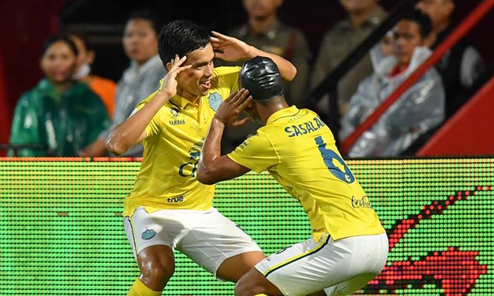ยำคาบ้าน! บุรีรัมย์ บุกถล่ม เมืองทอง 3-0 ขยับใกล้แชมป์ไทยลีก 2018