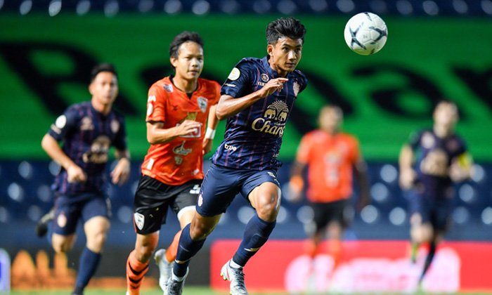 เจาะไม่เข้า! บุรีรัมย์ เปิดบ้านแค่เจ๊า เชียงราย 0-0 แต่ยังนำฝูงไทยลีก