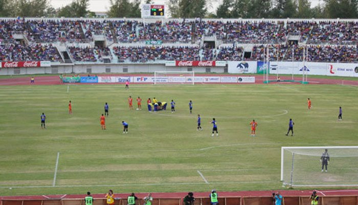 ประมวลภาพ บอลนัดประวัติศาสตร์!คนดู33,000คน