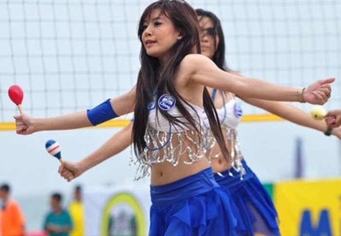 ปอม ปอม เชียร์ วอลเลย์บอลชายหาดชะอำ