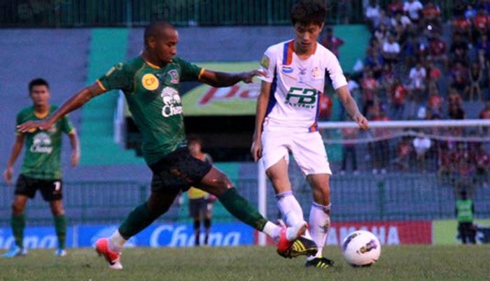 อาร์มี่ได้ประตูชัยท้ายเกมเฉือนท่าเรือ1-0, อีสานเจ๊าทีโอที1-1