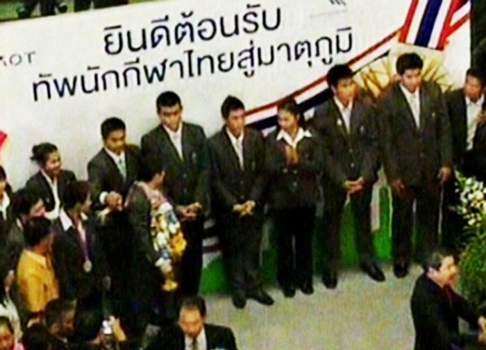บิ๊กต้อม อึ้ง คนแห่รับฮีโร่อลป.นับหมื่นคน