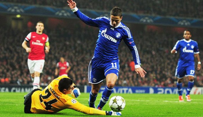 ผลบอล : ชาลเก้บุกดับอาร์เซน่อล2:0นำกลุ่มบี