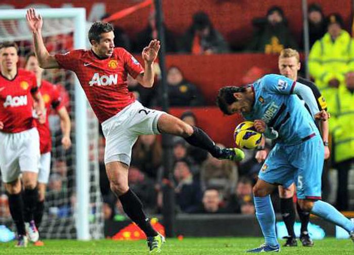 ผีแดงเฉือนขุนค้อนหวิว1-0รูนบอดโทษ,ปืนลิ่ว