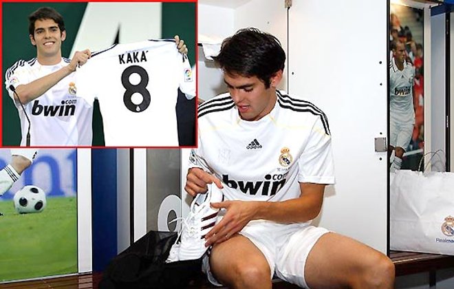 กาก้าเปิดตัวราชัน ใส่เบอร์ 8 เตะชุดขาว