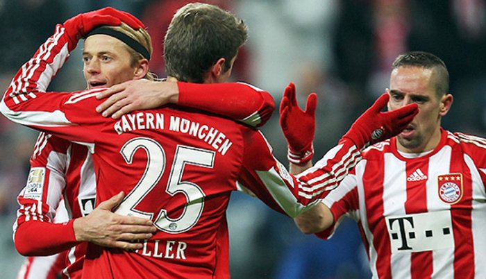 บาเยิร์นถลุง4-1,ชาลเก้แย่แพ้เละ0-5