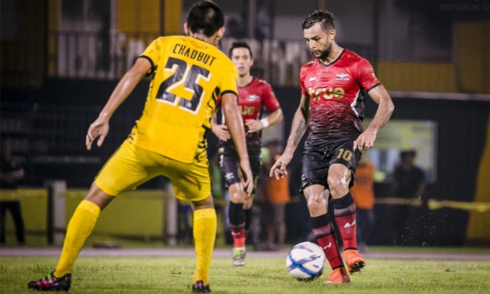 "แข้งเทพ" บุกอัด "เดอะพาวเวอร์" ท้ายเกม 2-0 ตามจ่าฝูง 3 แต้ม
