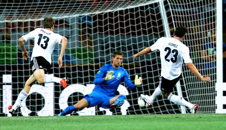 โกเมซซัดเบิ้ล! อินทรีทุบฮอลแลนด์2-1