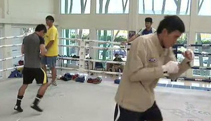 นักมวยไทยซ้อมครั้งสุดท้ายก่อนไปลอนดอน คืนนี้