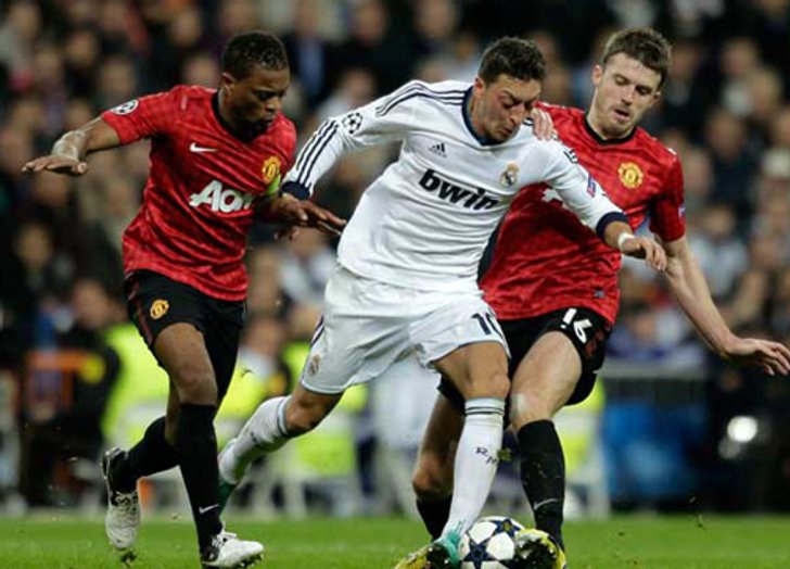 ใบแดงทำพิษ!ผีเล่น10ตัวโดนชุดขาวสอย2-1