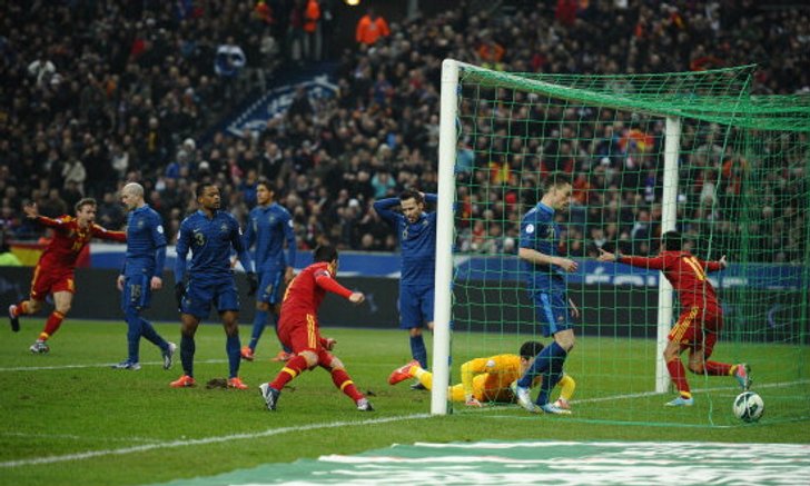 เปโดรซัด"กระทิง"บุกเฉือนตราไก่ 10คน 1-0+คลิป