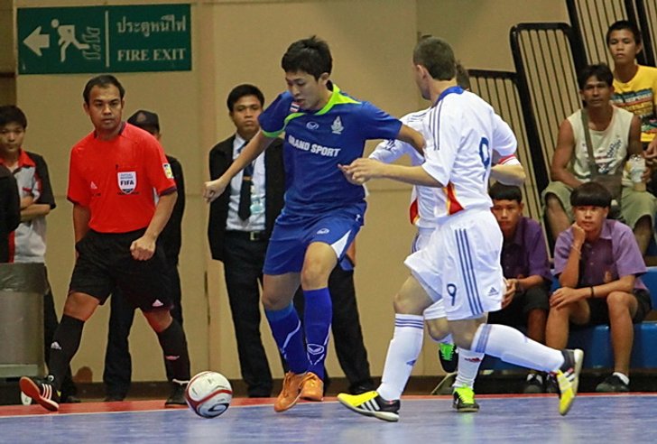 โต๊ะเล็กช้างศึกฟอร์มหรูย้ำแค้นผีดิบ7-3เกมอุ่น